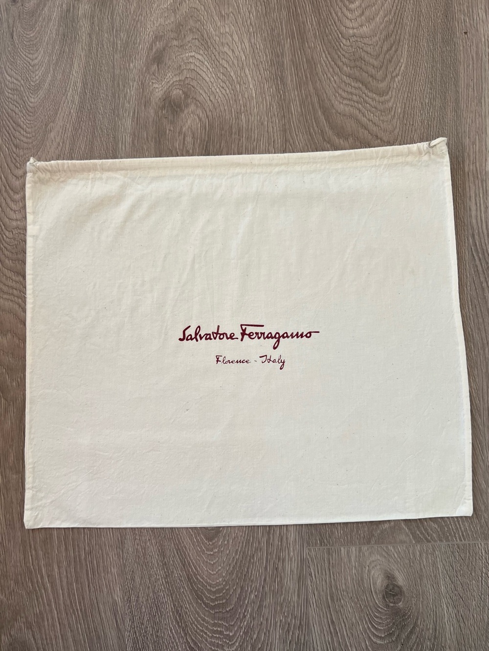 Ferragamo dust bag (C853)